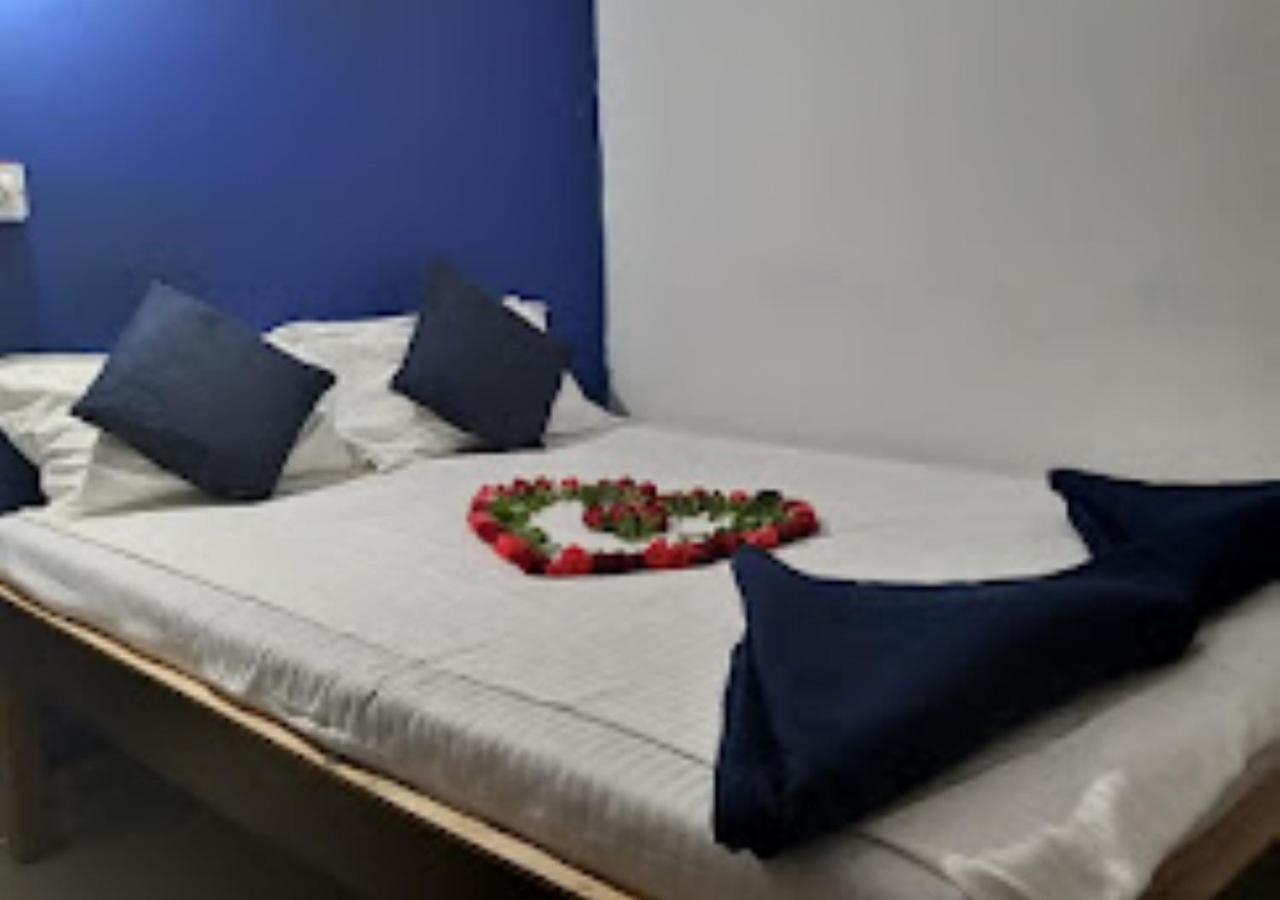 R K Beach Cottage Gokarna  Esterno foto